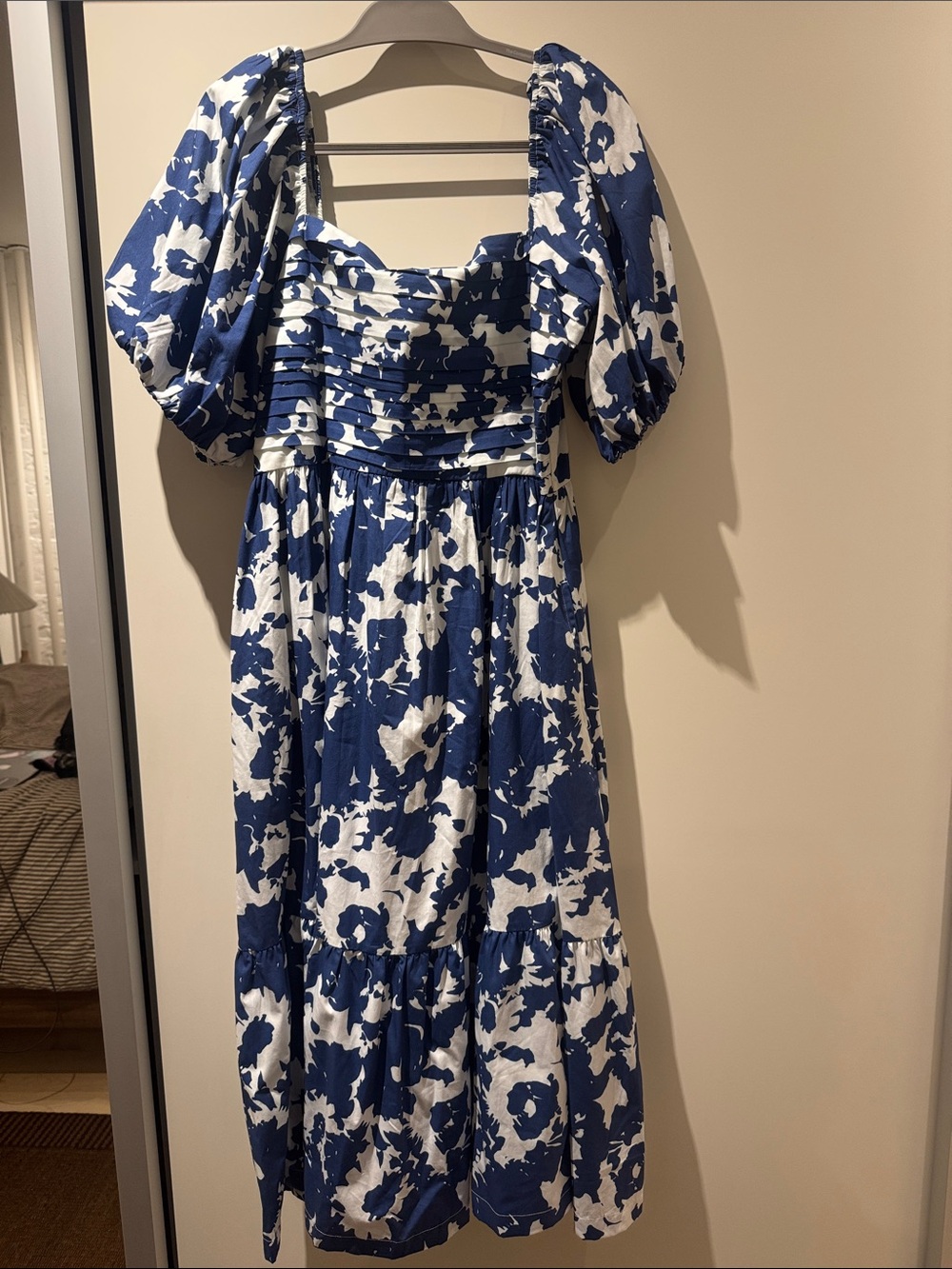 Abercrombie + Fitch Blue and White Floral Puff-Sleeve Midi Dress
